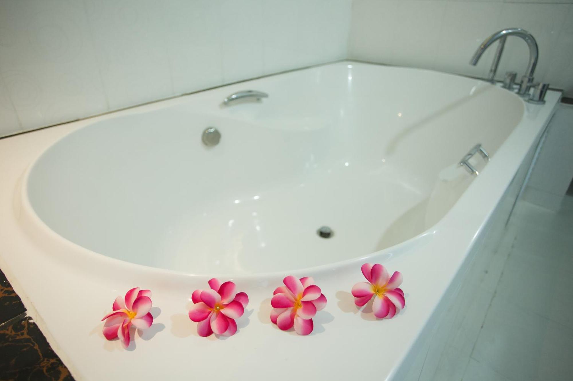 Grand Pink Hotel Hatyai Hat Yai Ngoại thất bức ảnh