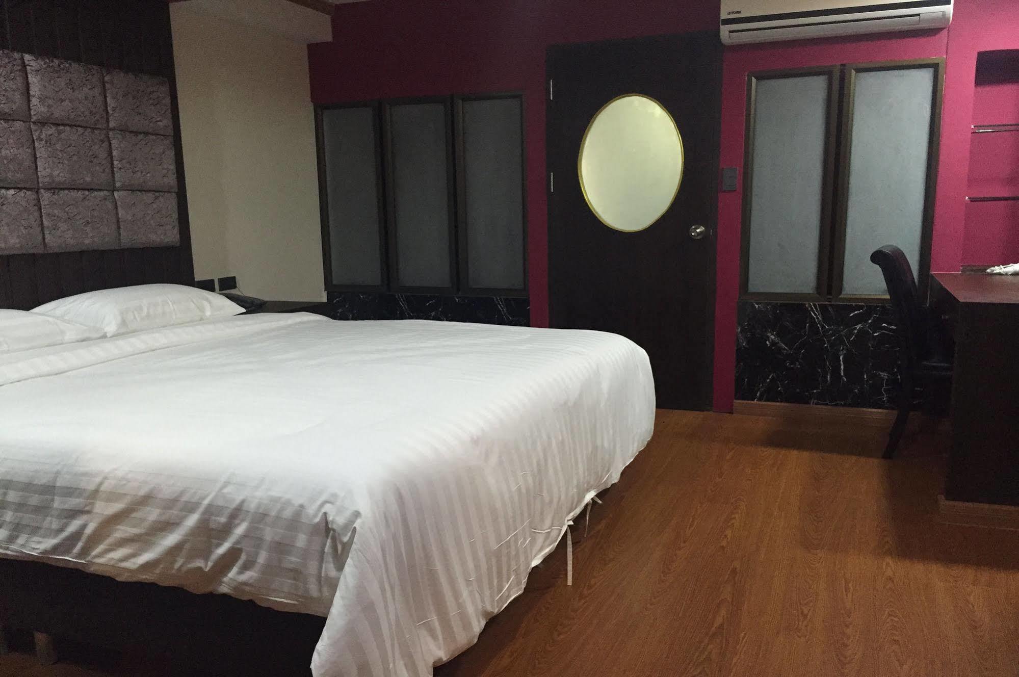 Grand Pink Hotel Hatyai Hat Yai Ngoại thất bức ảnh