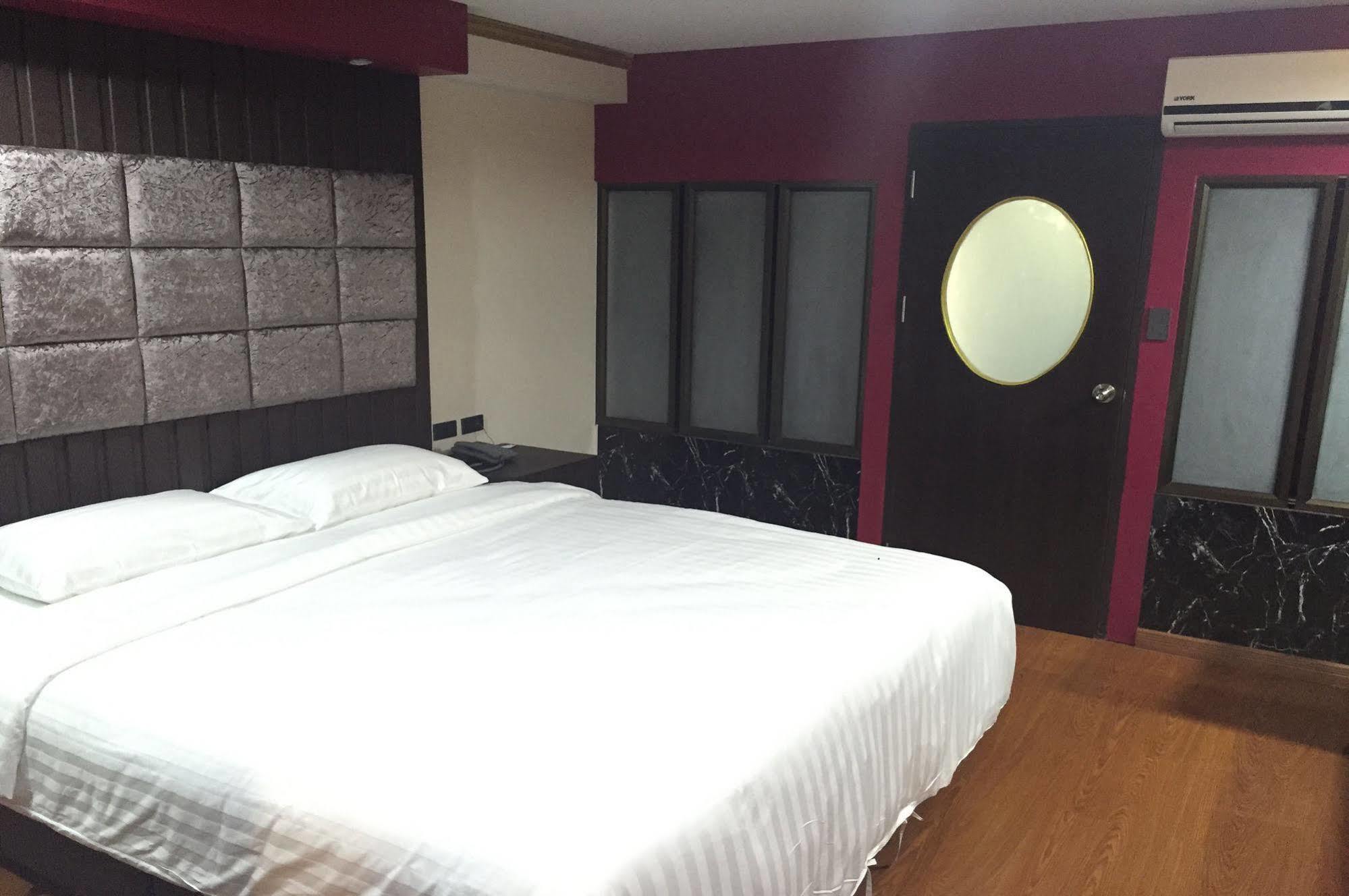 Grand Pink Hotel Hatyai Hat Yai Ngoại thất bức ảnh